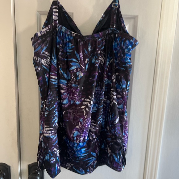 Tankini Top - Picture 2 of 9